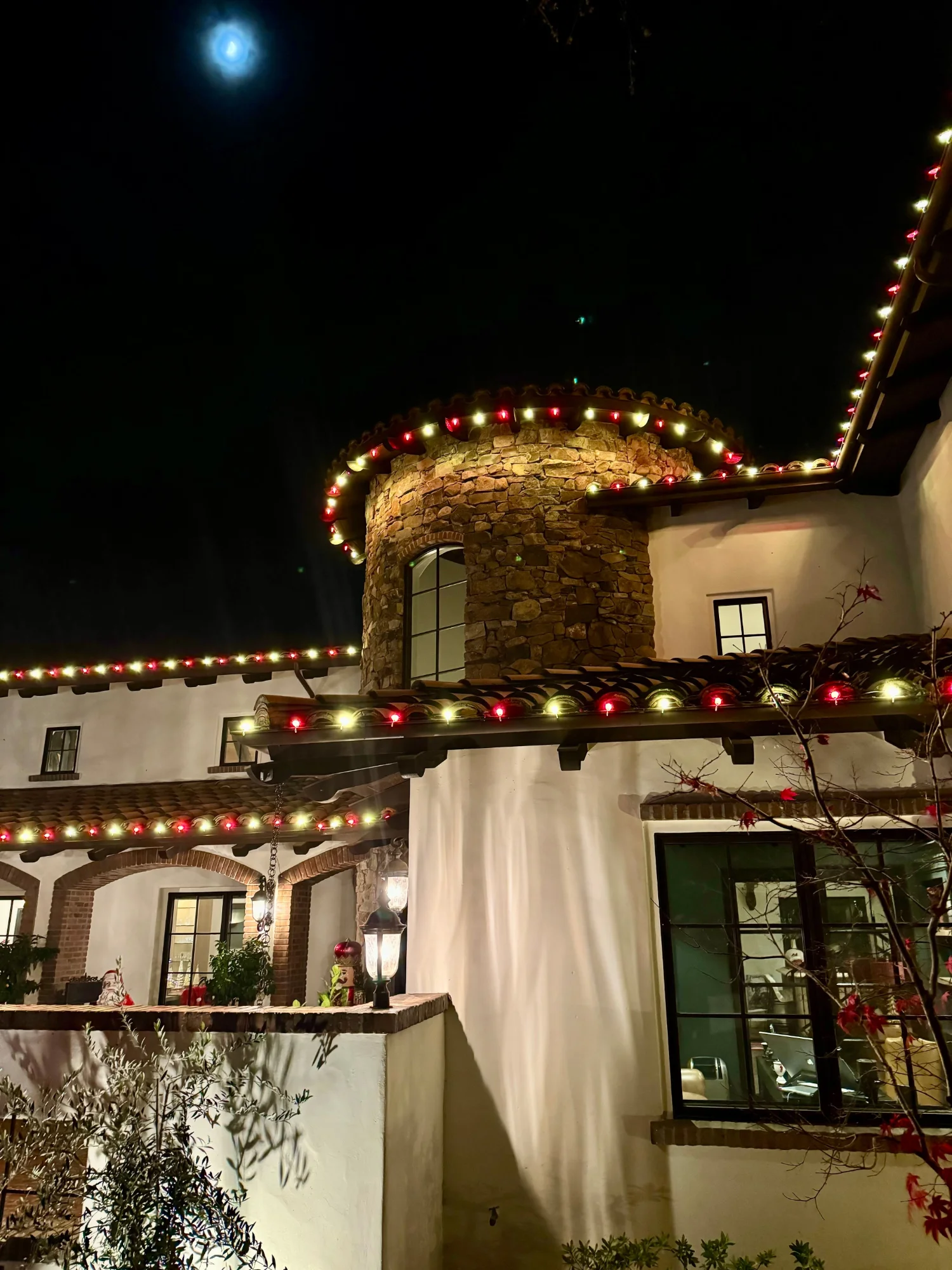 Christmas lights resuming schedule after a power outage in Sacramento