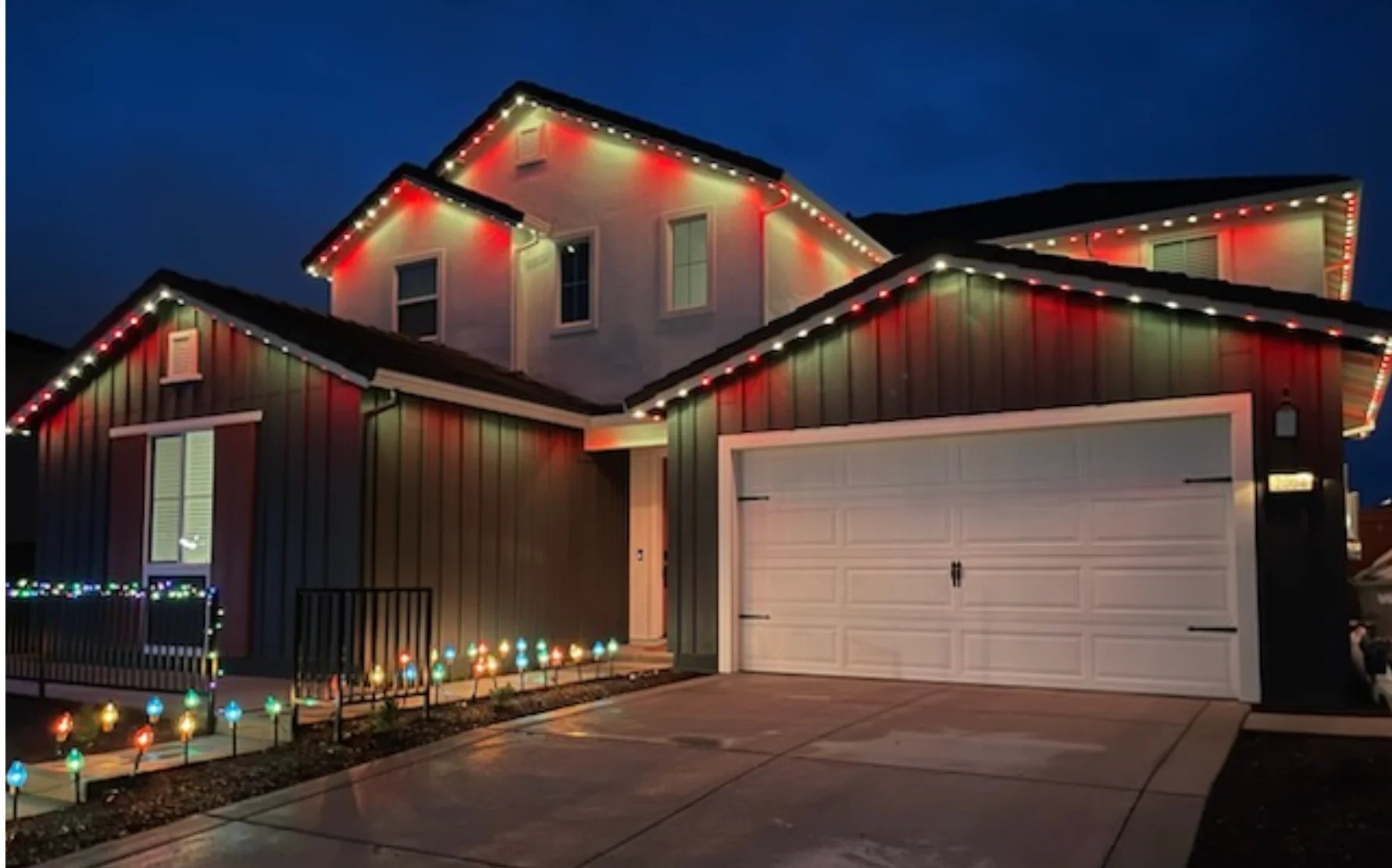 2 storey home with permanent lighting in lincoln sacramento installed by santas lights