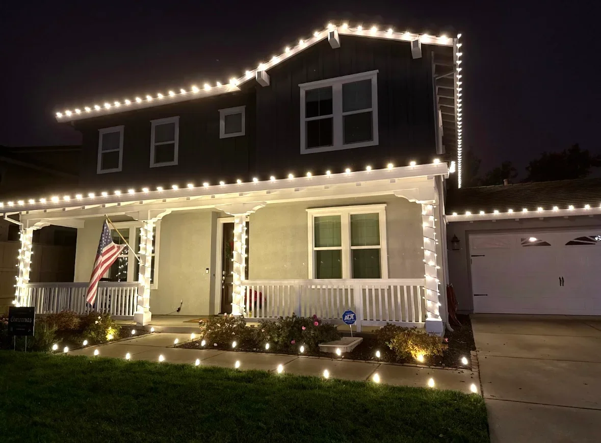 at house with santas lights installation in sacramento
