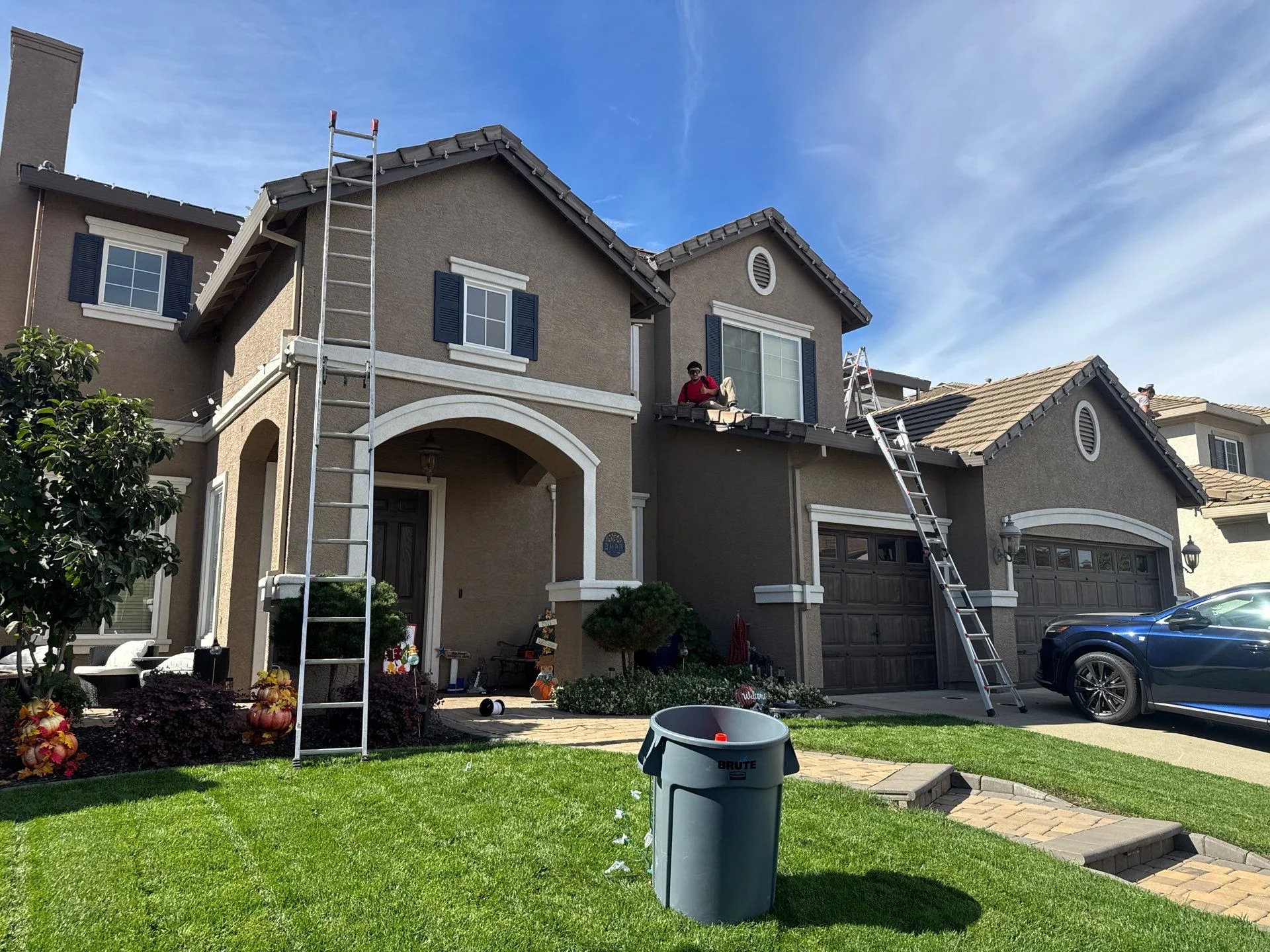 santas light installing warm white lights in rocklin sacramento